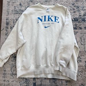 Women's Nike Sportswear Essentials Oversized Fleece Sweatshirt